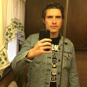 Meet your Posher, Justin